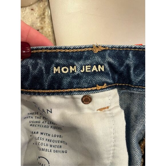 American Eagle Distressed Mom Jeans sz 16 Long Tall Inseam 32” EUC - Picture 8 of 9